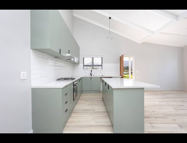 3 BEDROOM FREESTANDING RENTED IN CAPRI